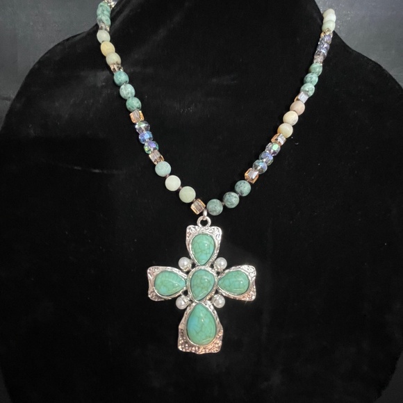 TURQUOISE CROSS, CRYSTAL AND NATURAL STONE CROSS STONE BEADED - Picture 2 of 6